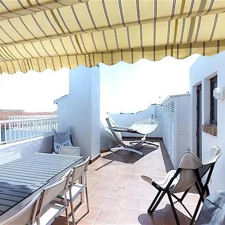 7005 Penthouse Very Spacious, High Standard, 3 Bed *